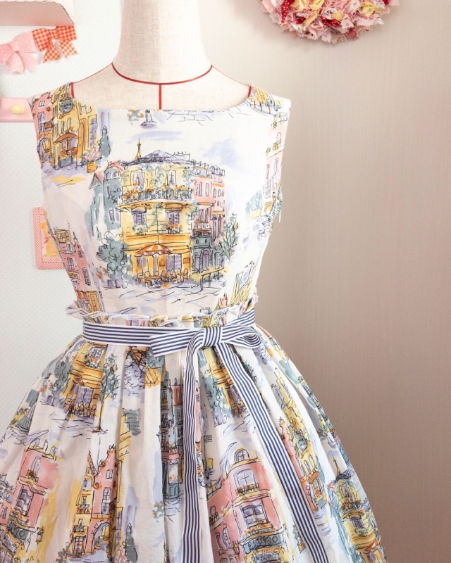 完成した街並みのワンピースと洋裁以外の趣味