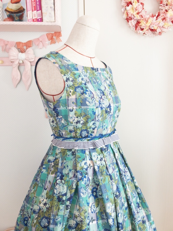 ●完成●リバティ マドラスチェックのマジカルブーケのワンピース