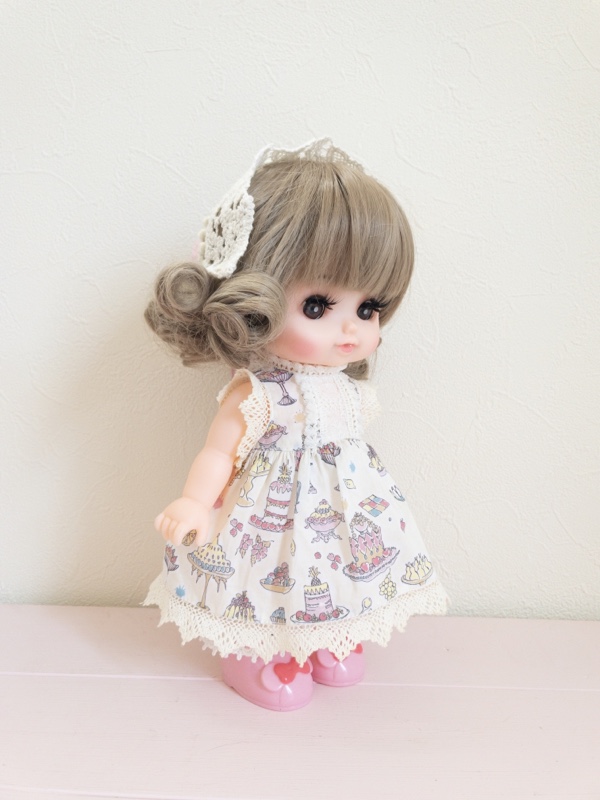 気まぐれワンピースとヘッドドレスのセットを出品しました。