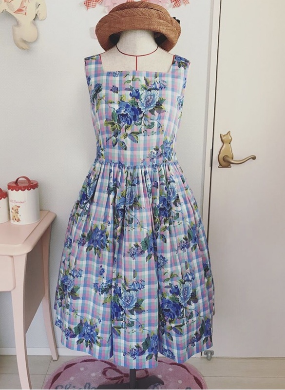 Simoneのワンピースをほどいて…✂️