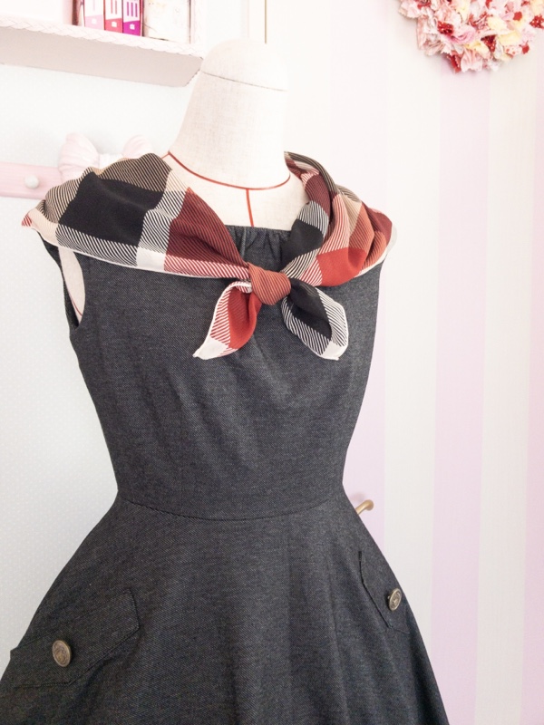 完成したデニムワンピース、とプール遊び