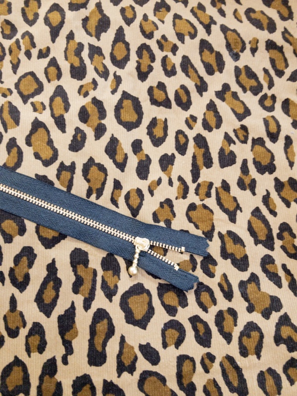 バッグのスタンドも来たし、縫うぞ〜