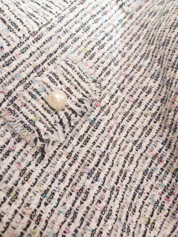 次はツイードのスカート