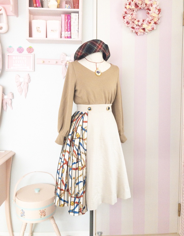 プリーツの切り替えスカート