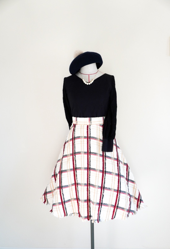 ツイードのフレアスカートとナカムラのラベルセットの中身