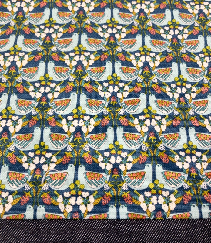 ストロベリーフィースト×デニムの通学バッグ