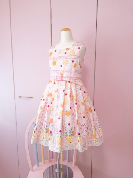 娘の発表会のワンピース