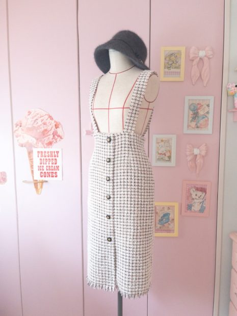 フロントボタンナロースカート