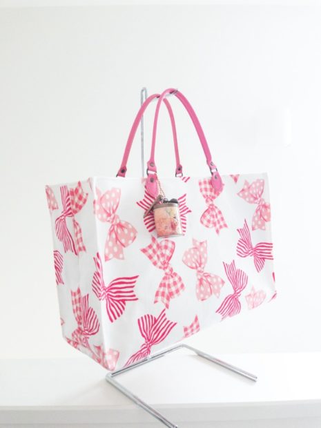 ⚫️🎀⚫️リボン柄のバッグ