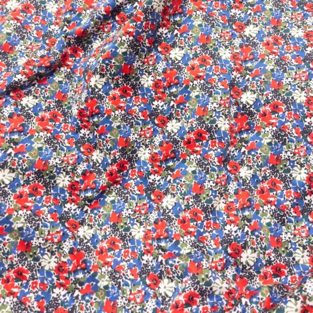 ルーシーロケットでワンピースを作る