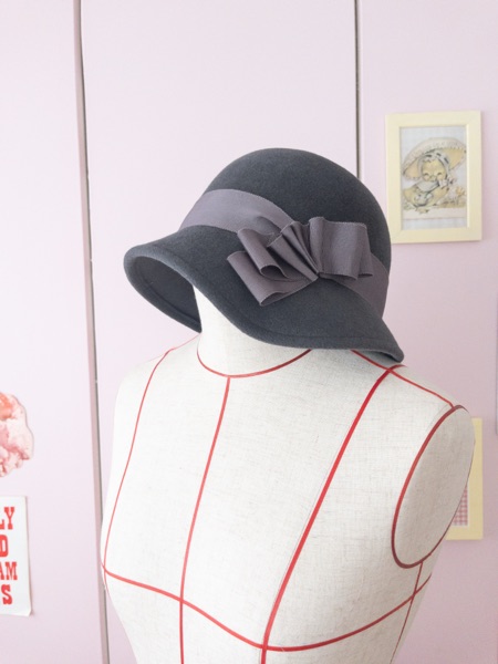 サロン・ド・シャポー学院で帽子作り