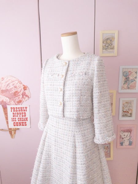 ブレードに苦戦したツイードのジャケットとワンピース